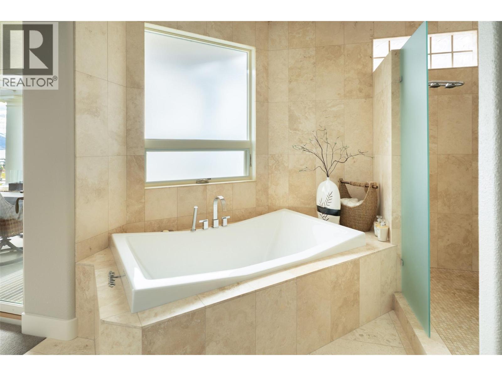 4458A Lakeland Road, Kelowna