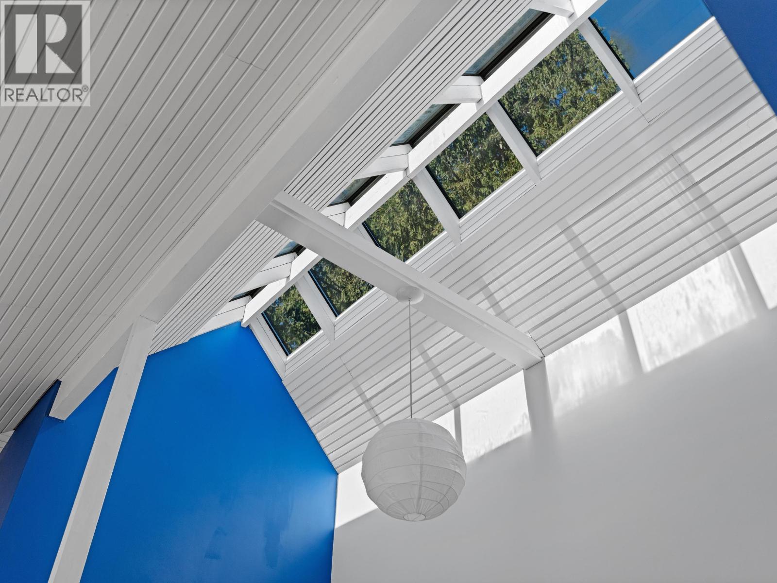 2220 QUEENS AVENUE, West Vancouver