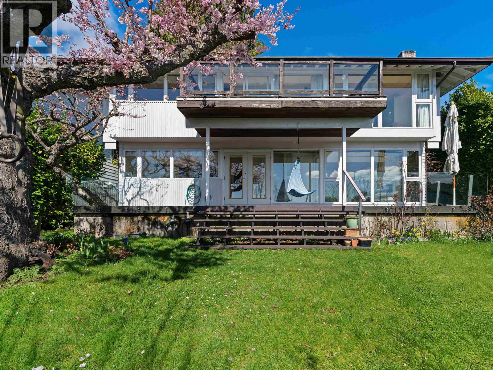 2220 QUEENS AVENUE, West Vancouver