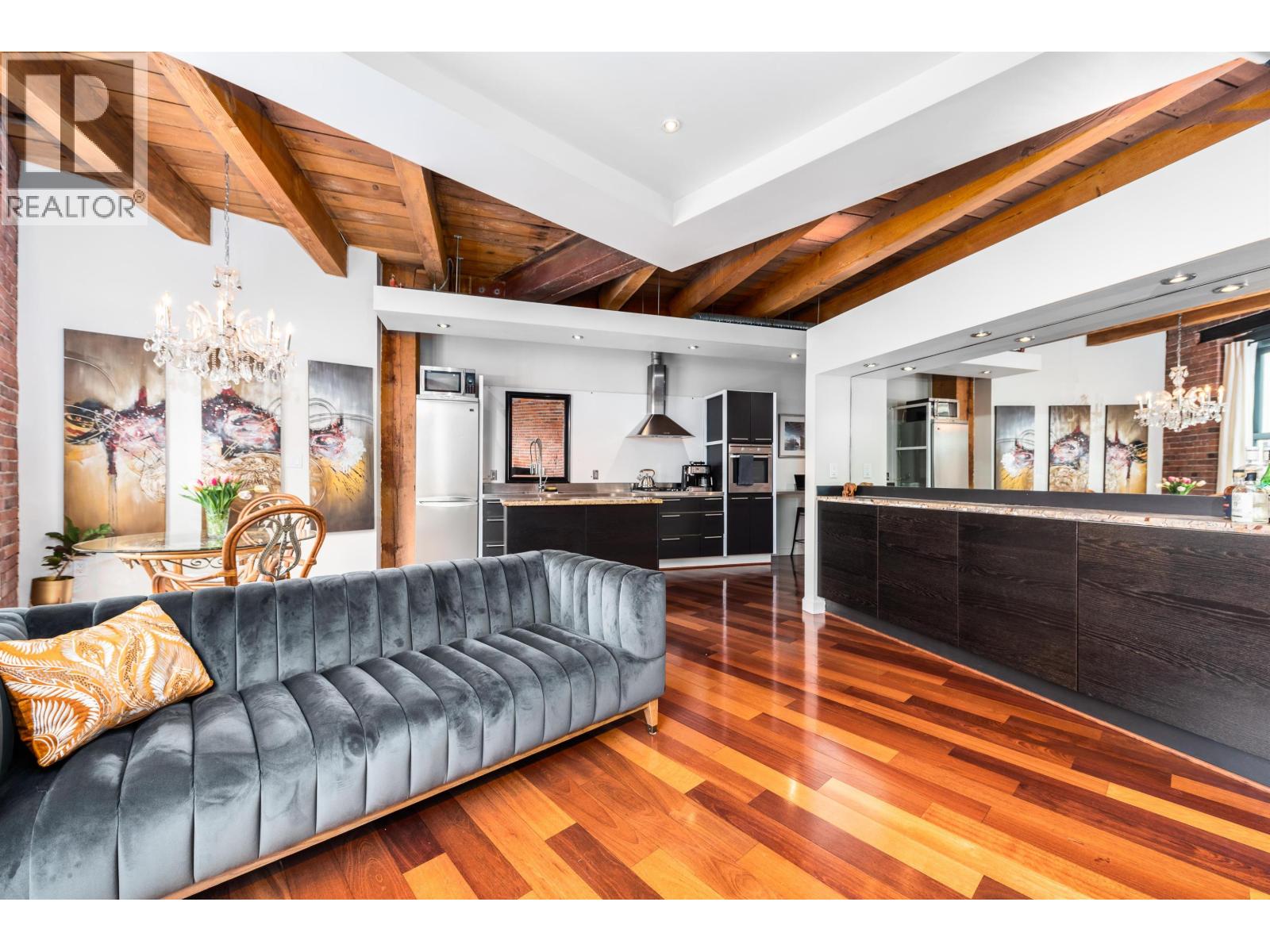 302 55 CORDOVA Street - main photo