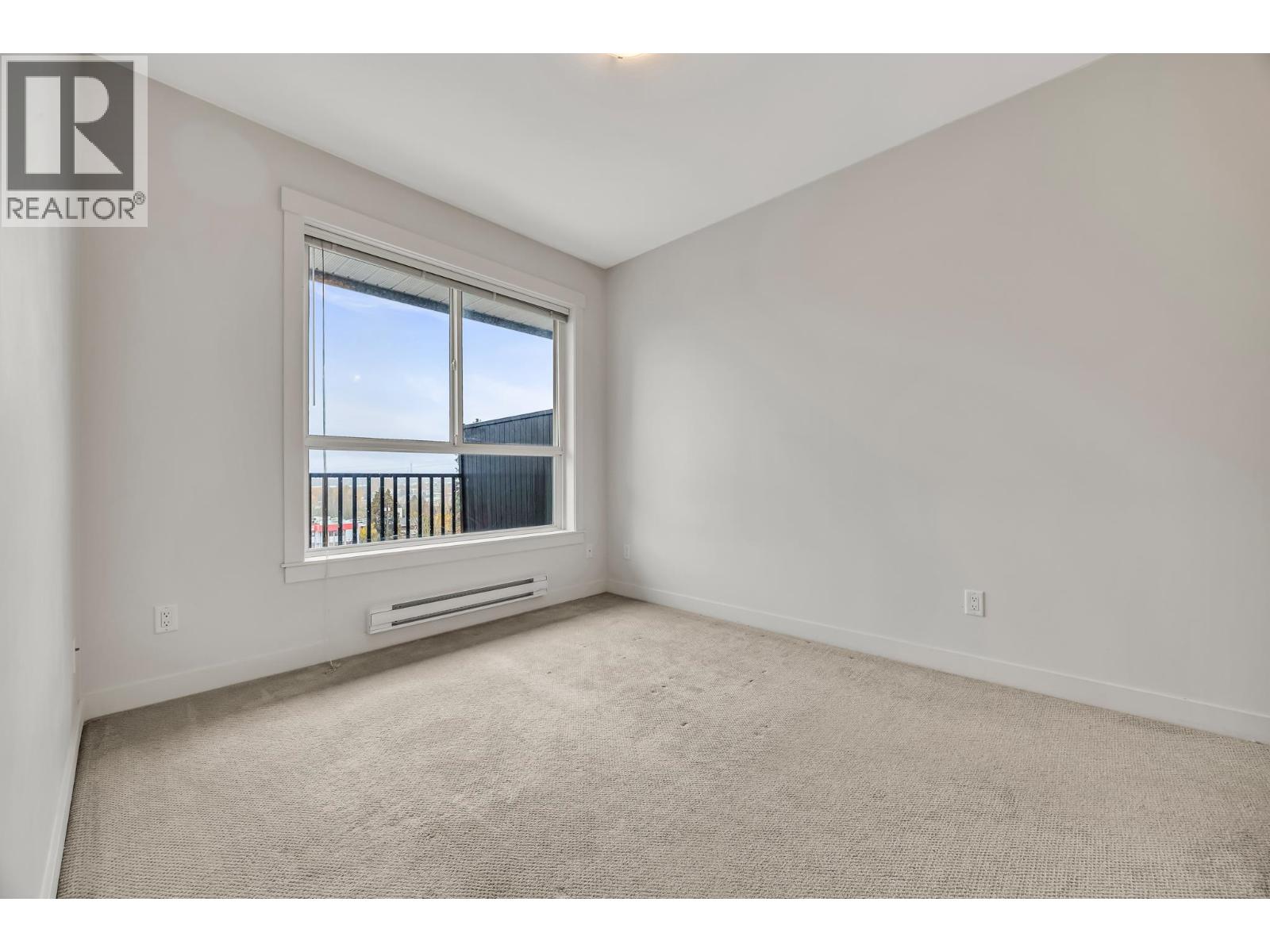 403 827 RODERICK AVENUE, Coquitlam