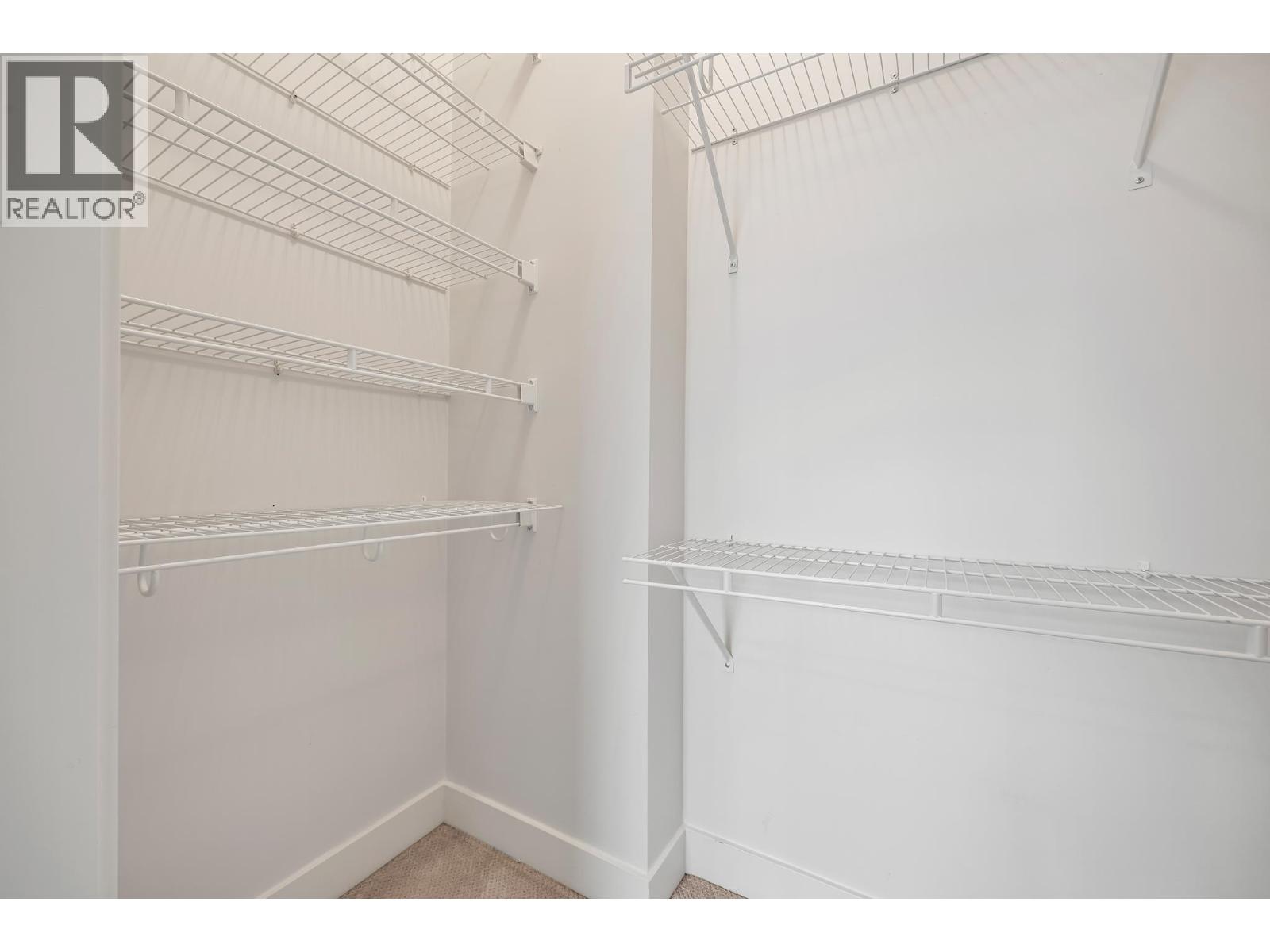 403 827 RODERICK AVENUE, Coquitlam