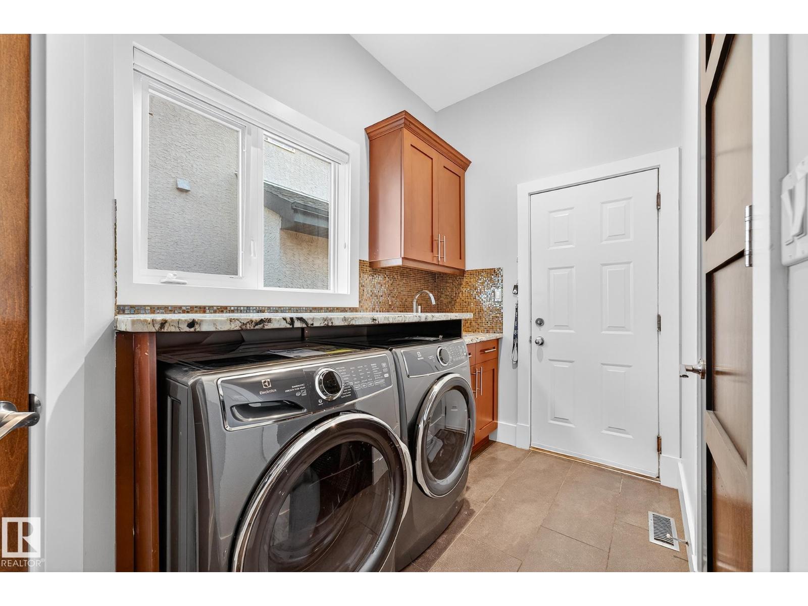 940 HALIBURTON RD NW, Edmonton