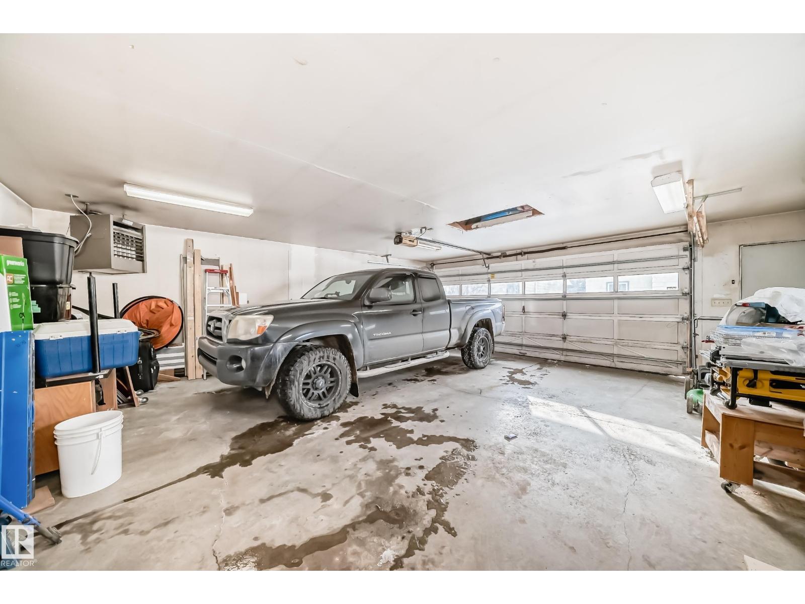 8733 181A ST NW NW, Edmonton