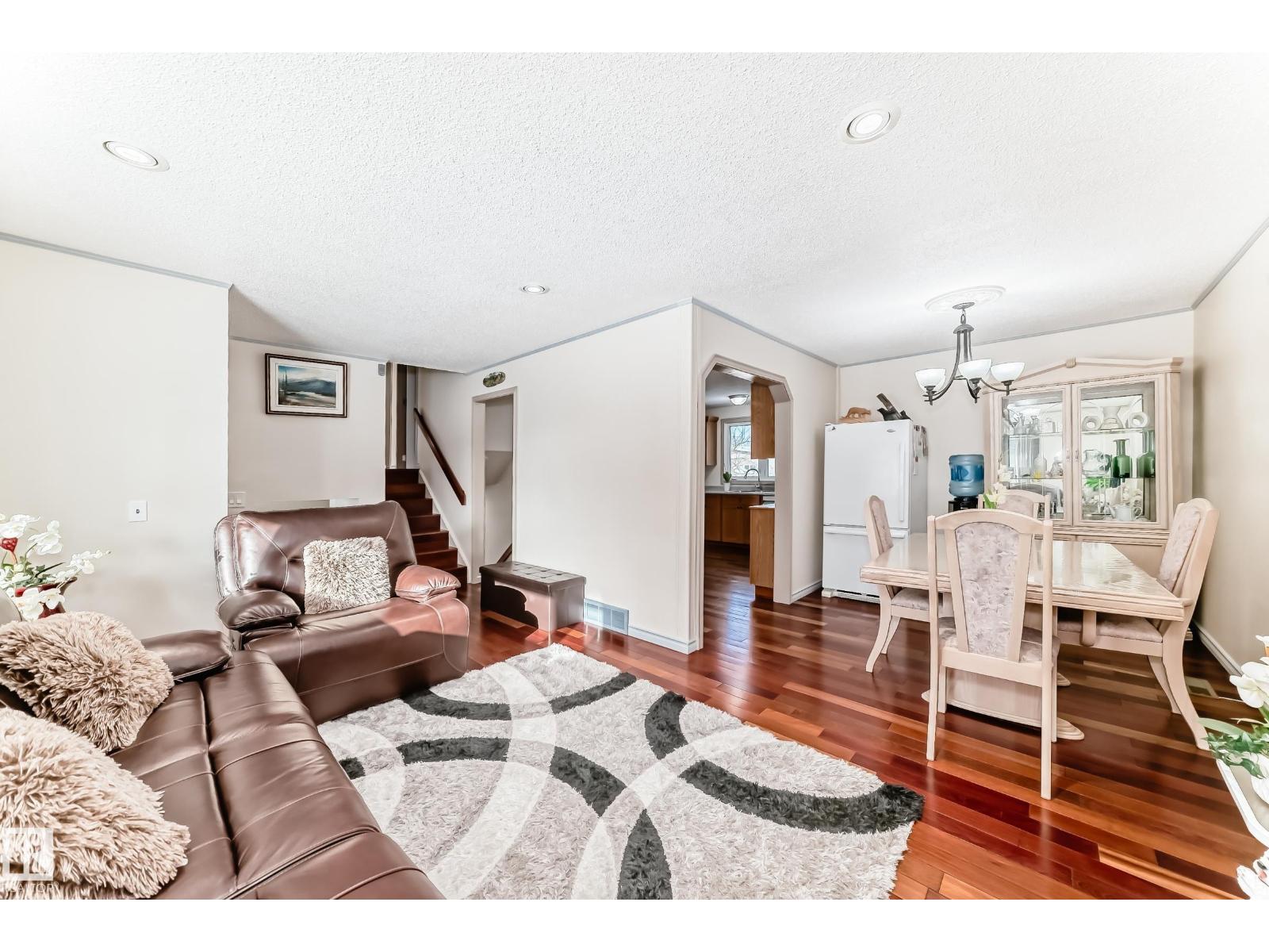 8733 181A ST NW NW, Edmonton