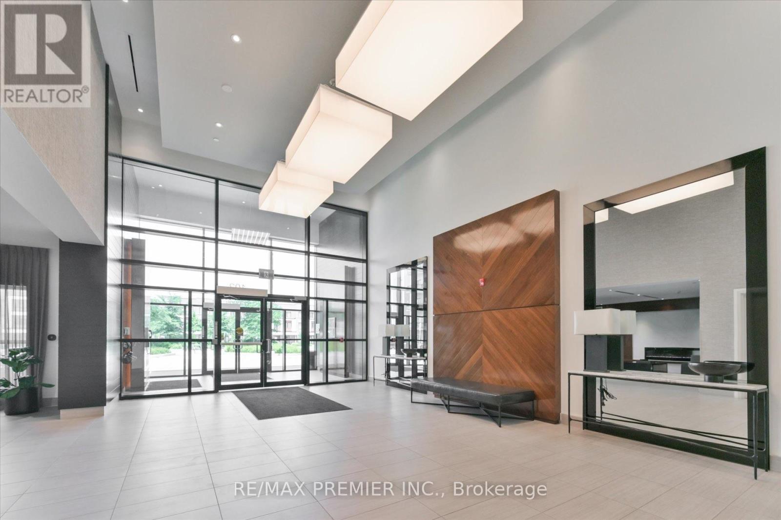 #421 102 GROVEWOOD COMMON - 15