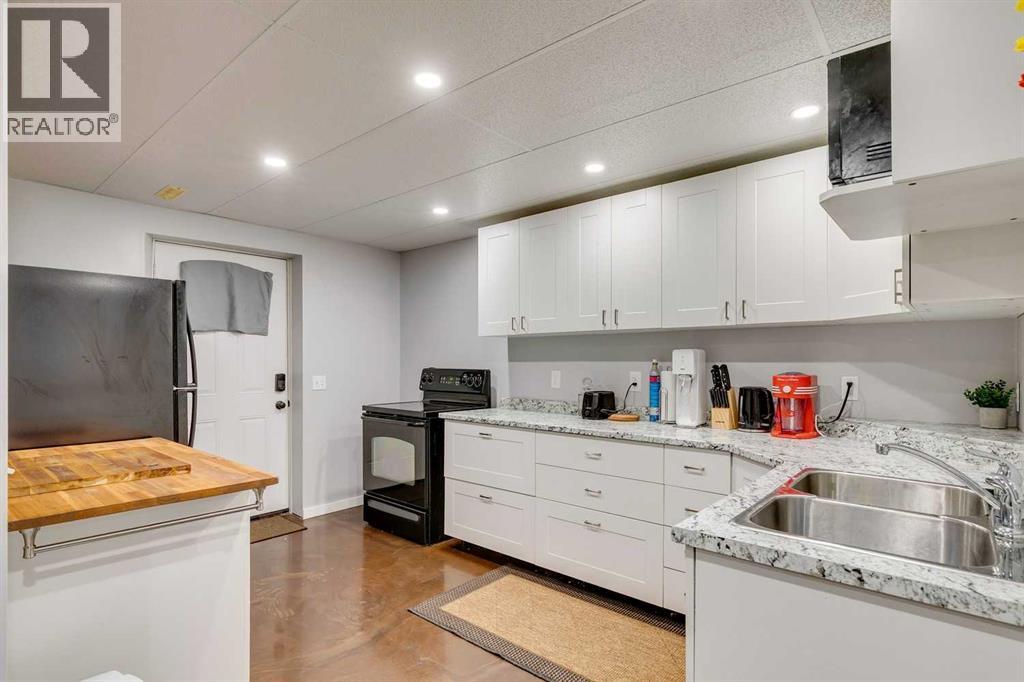 Single Family House for Sale in  Everglen Way SW Evergreen Calgary 