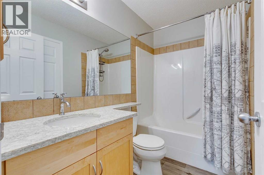 Single Family House for Sale in  Everglen Way SW Evergreen Calgary 