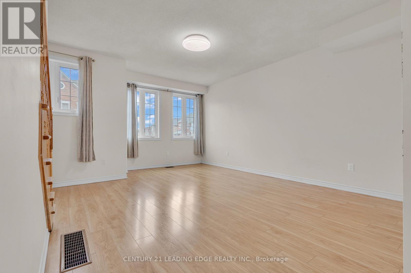 26 SHIFF CRESCENT - 12