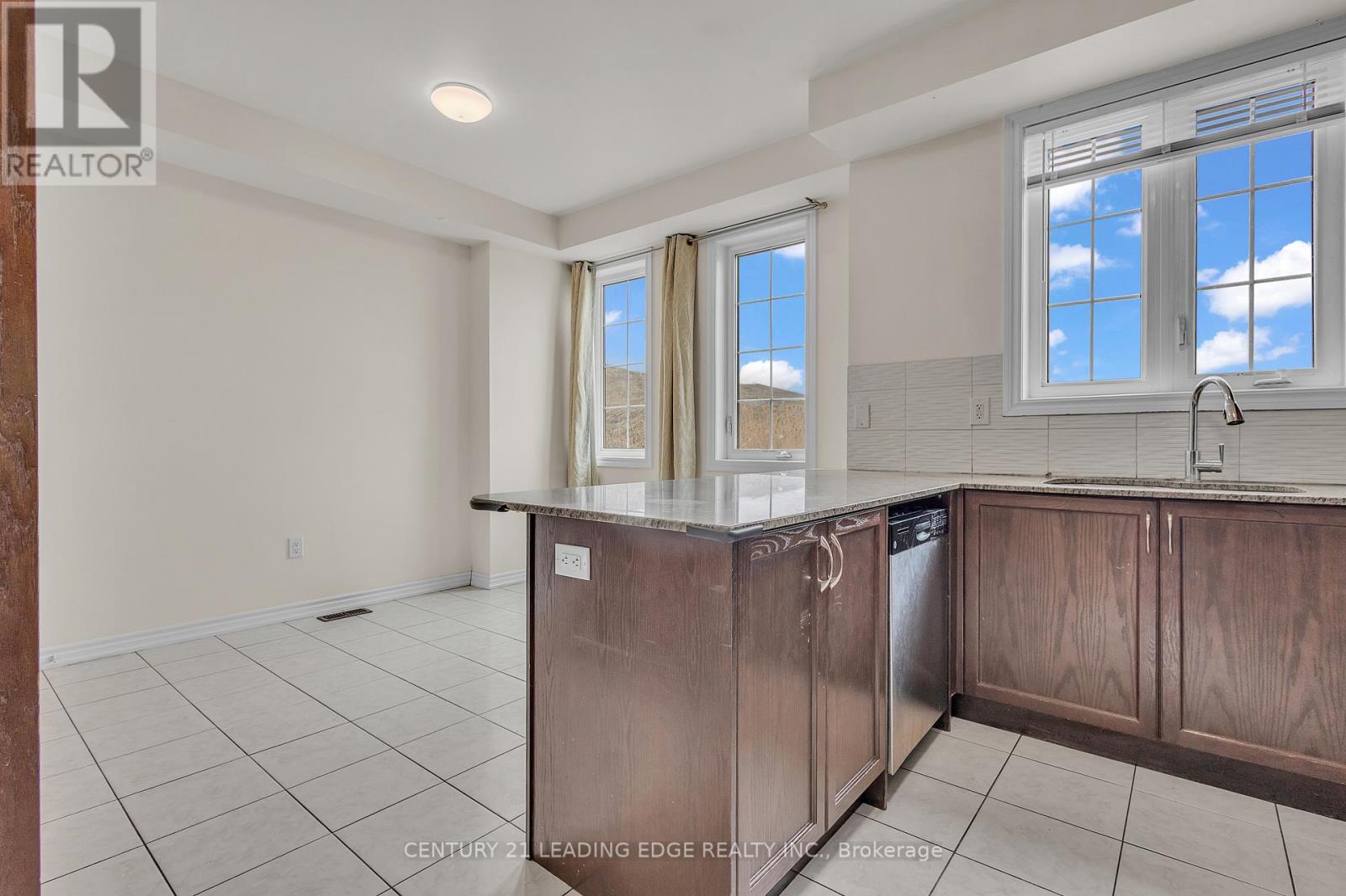 26 SHIFF CRESCENT - 20
