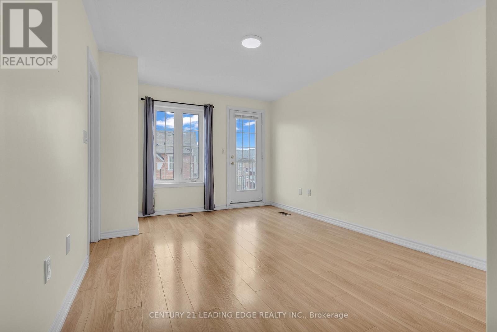 26 SHIFF CRESCENT - 26