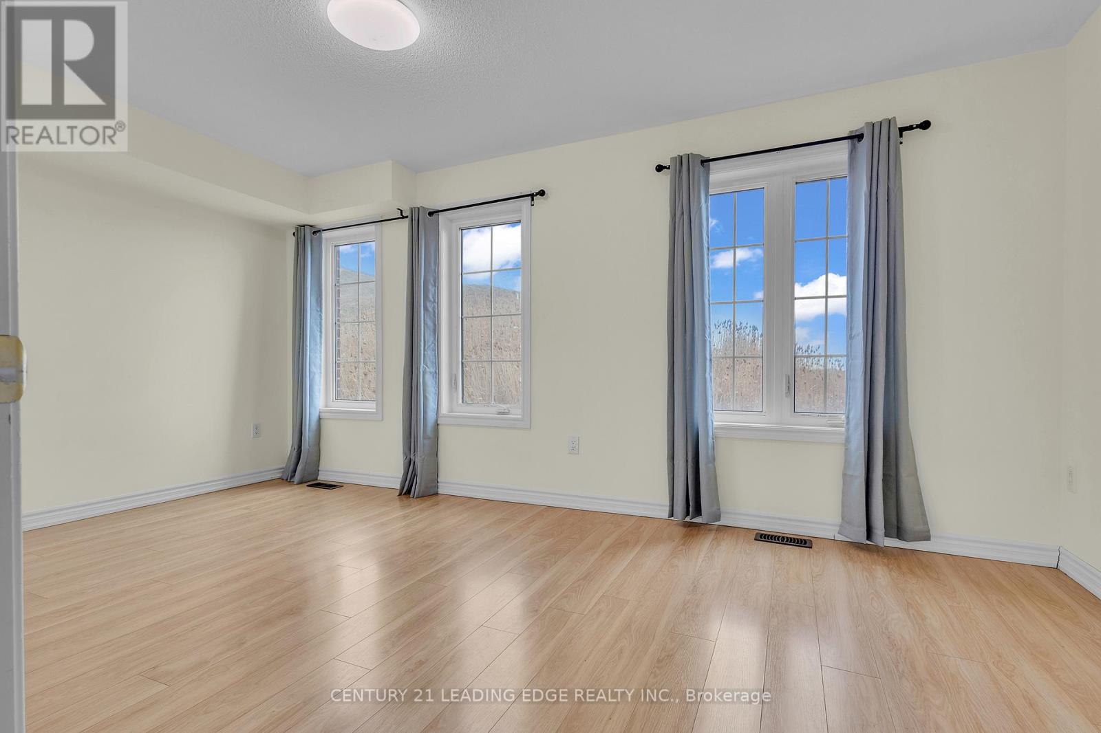 26 SHIFF CRESCENT - 8