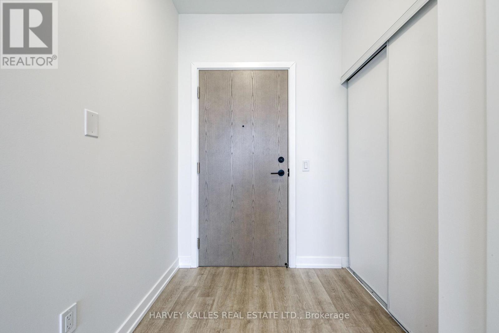 #1001 2300 ST CLAIR AVENUE W - Image 2