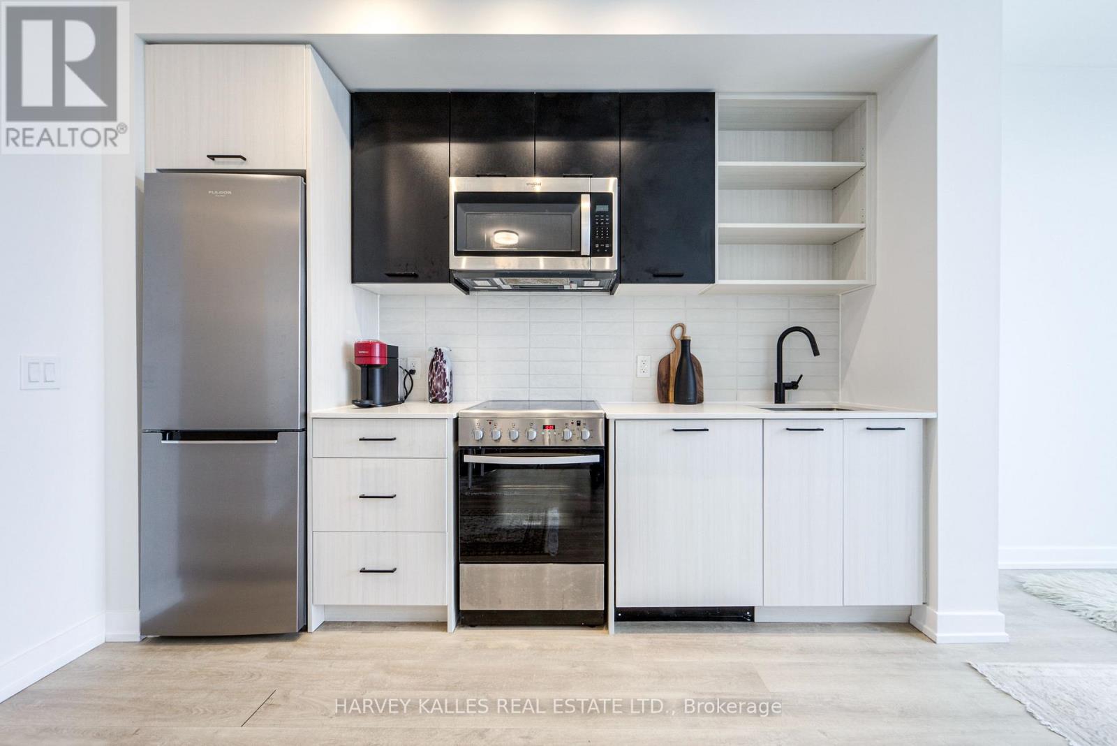 #1001 2300 ST CLAIR AVENUE W - 5