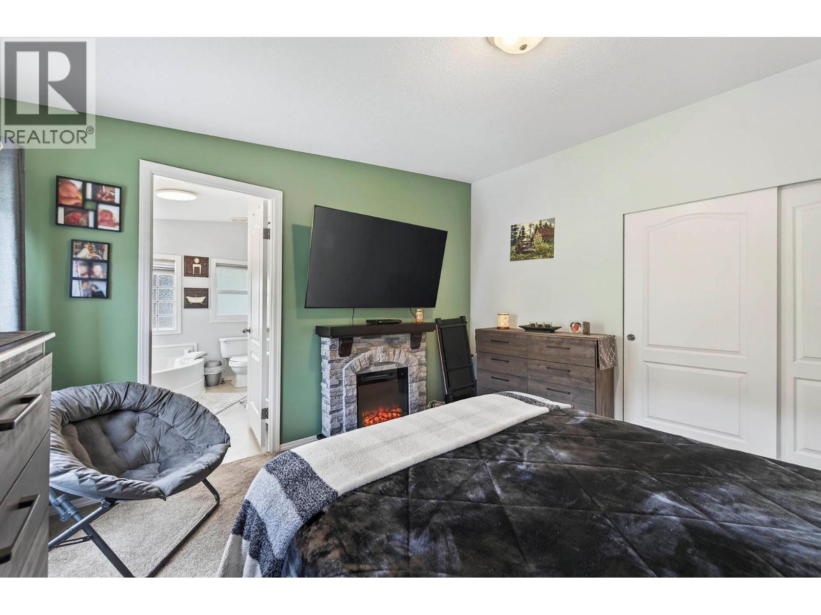 #23 768 SHUSWAP ROAD - 22