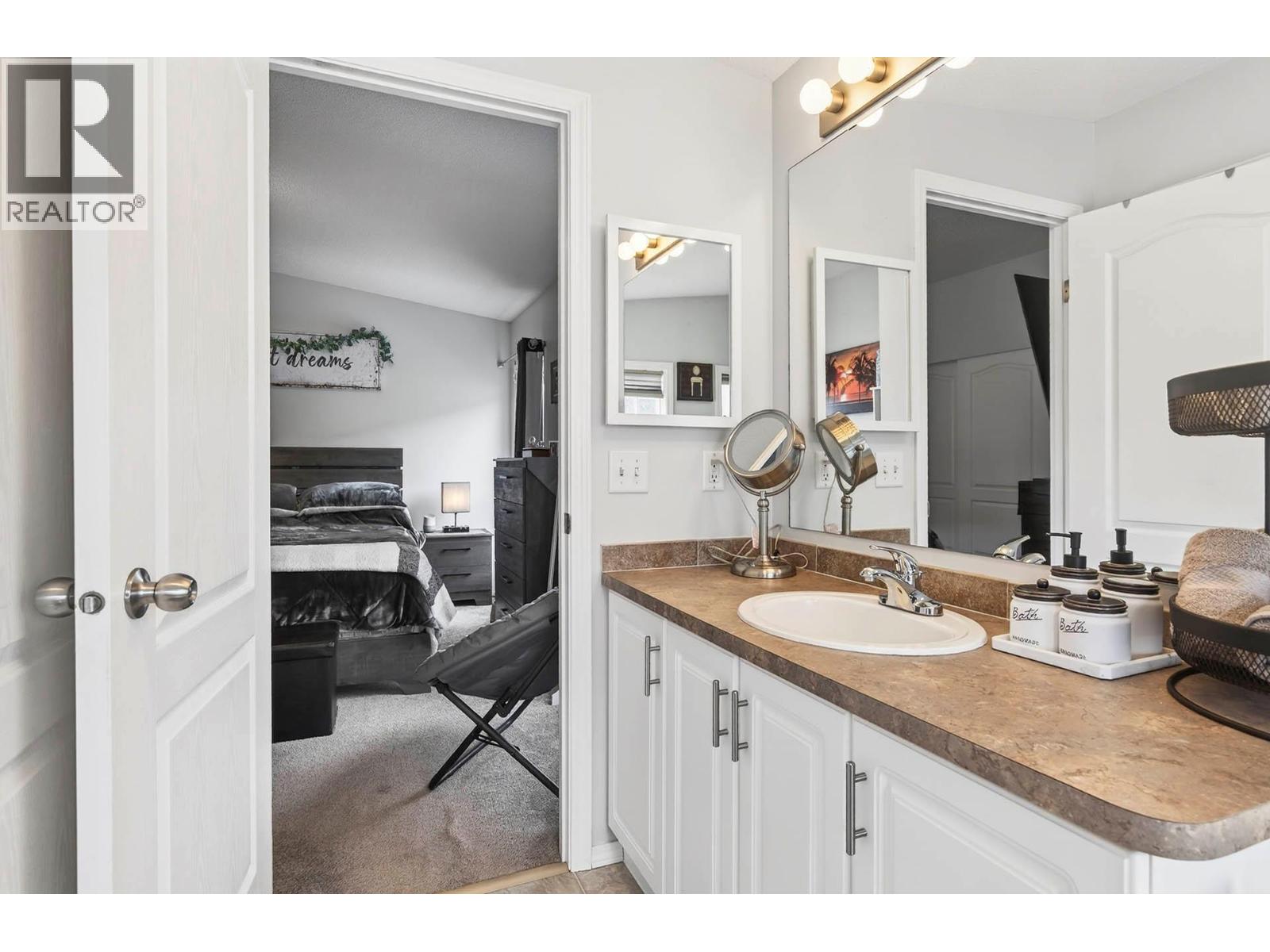 #23 768 SHUSWAP ROAD - 26