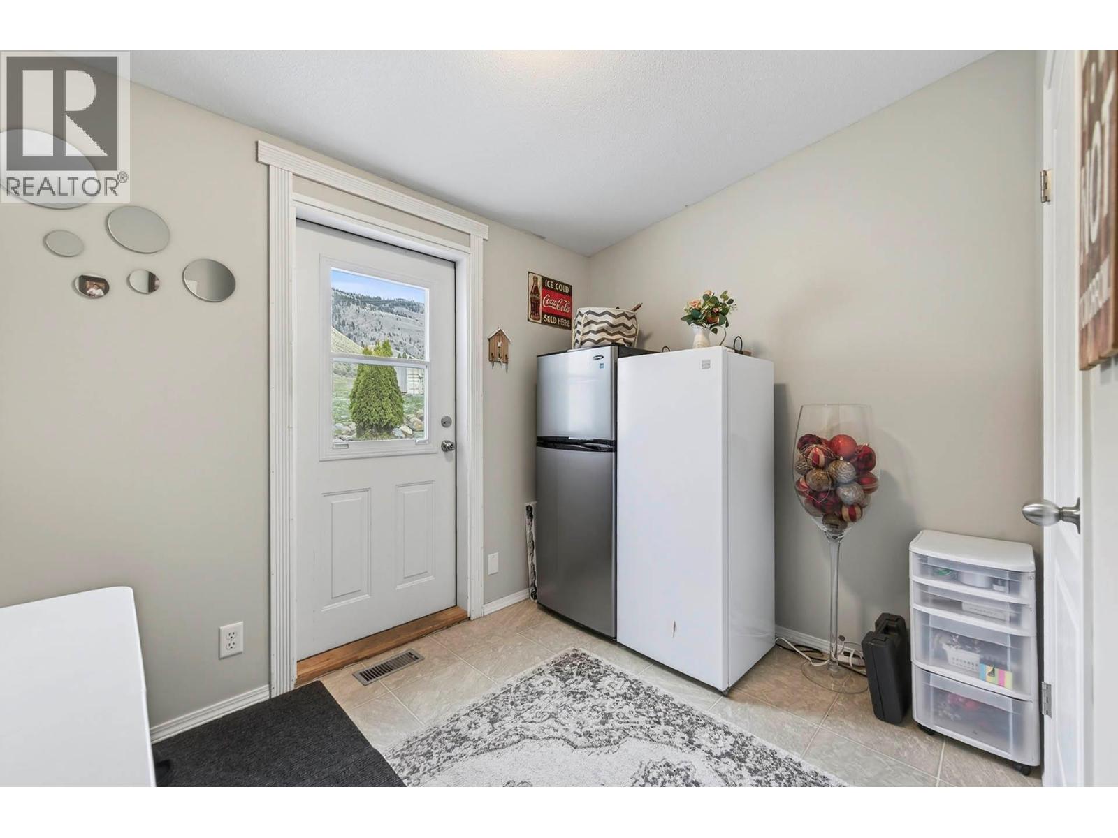 #23 768 SHUSWAP Road - 27