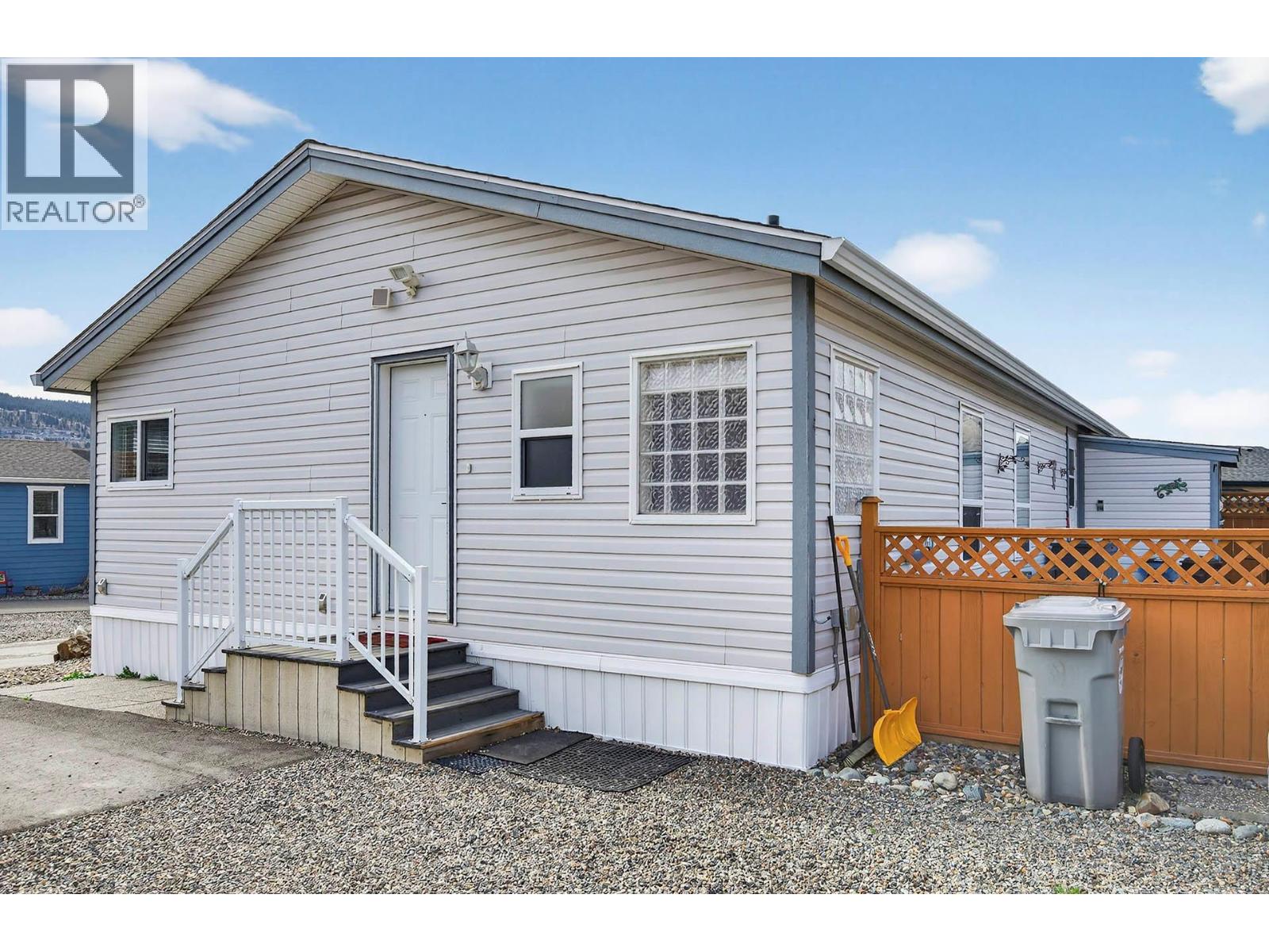 #23 768 SHUSWAP Road - 36