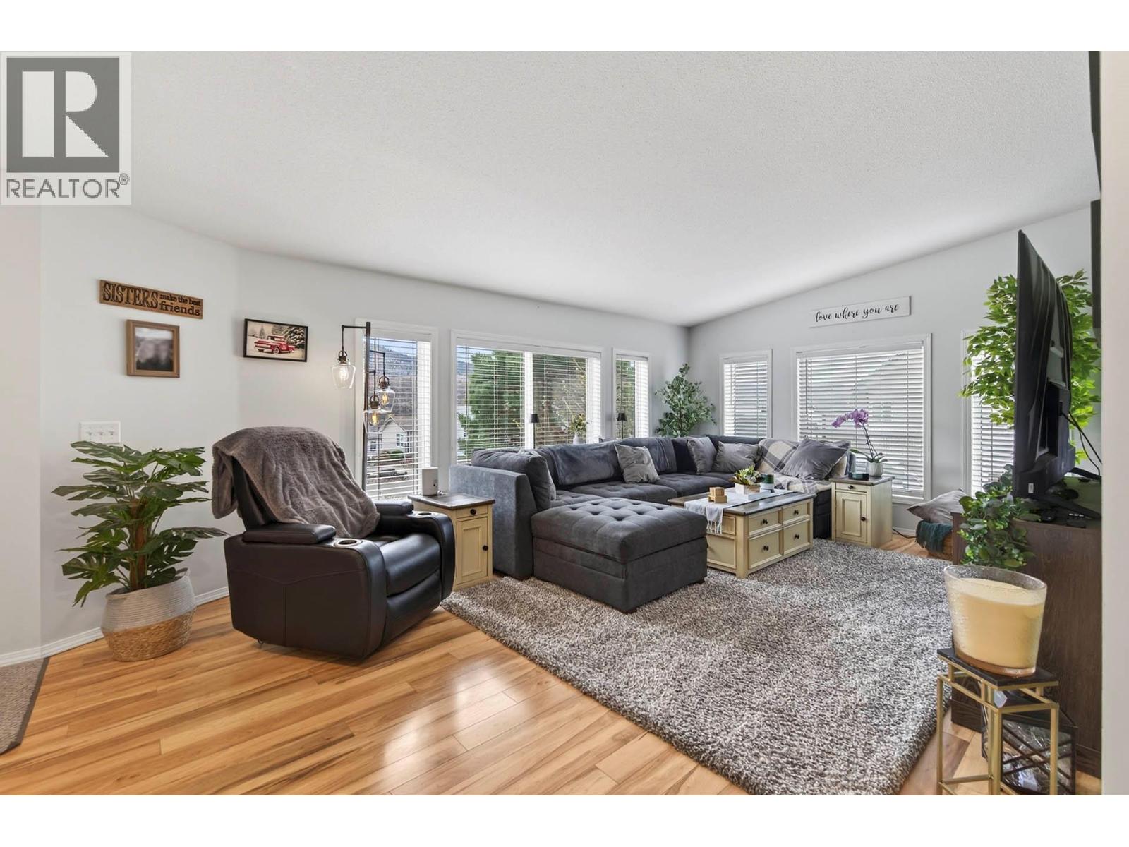 #23 768 SHUSWAP Road - 4