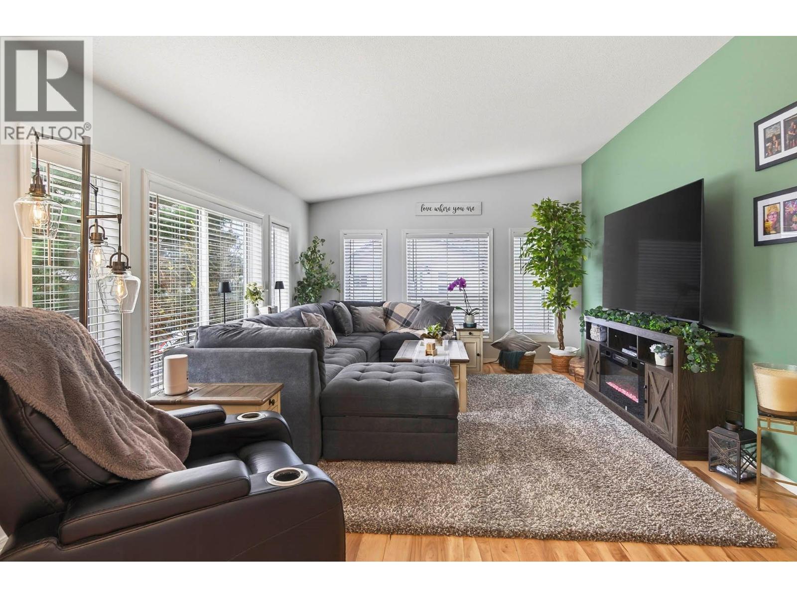 #23 768 SHUSWAP Road - 5