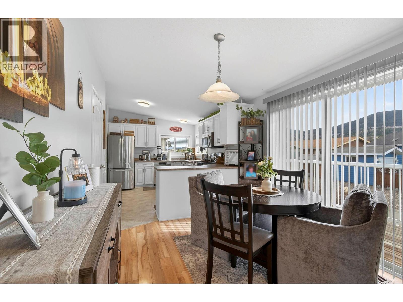 #23 768 SHUSWAP Road - 9