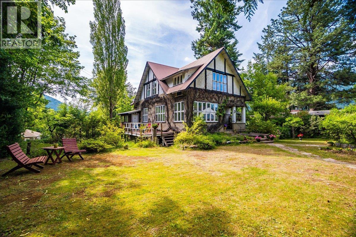 1107 ROBERTSON Avenue - 1