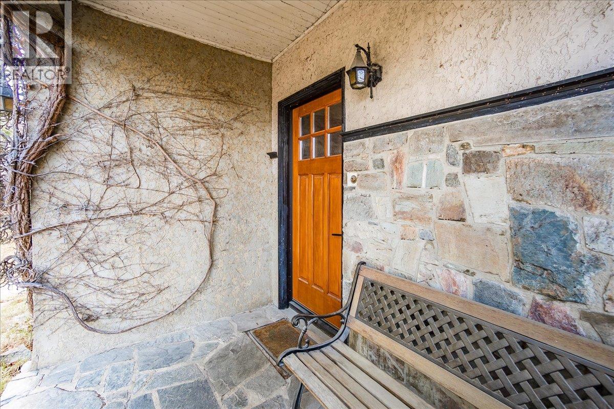 1107 ROBERTSON Avenue - 18