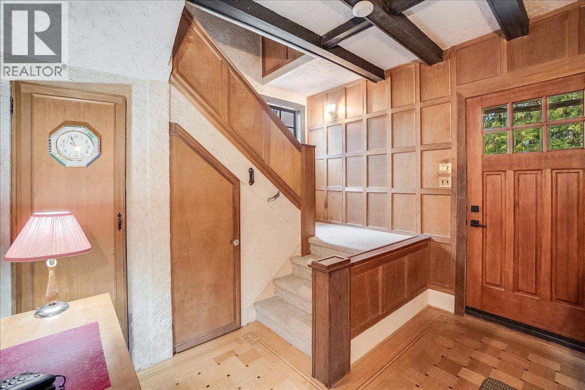 1107 ROBERTSON Avenue - 20