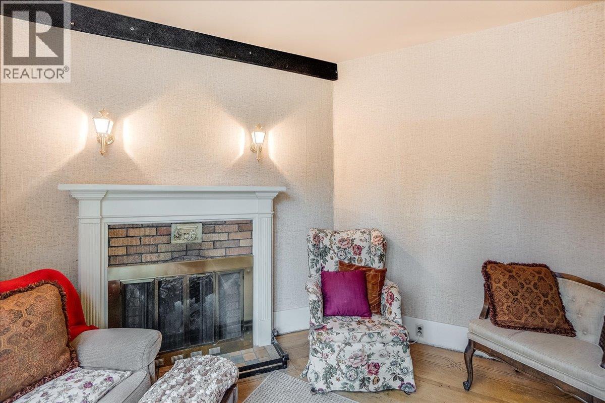 1107 ROBERTSON Avenue - 25