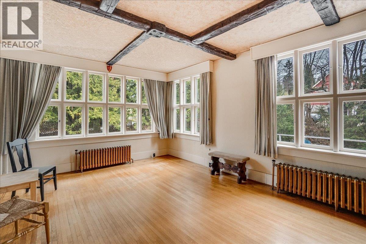 1107 ROBERTSON Avenue - 28