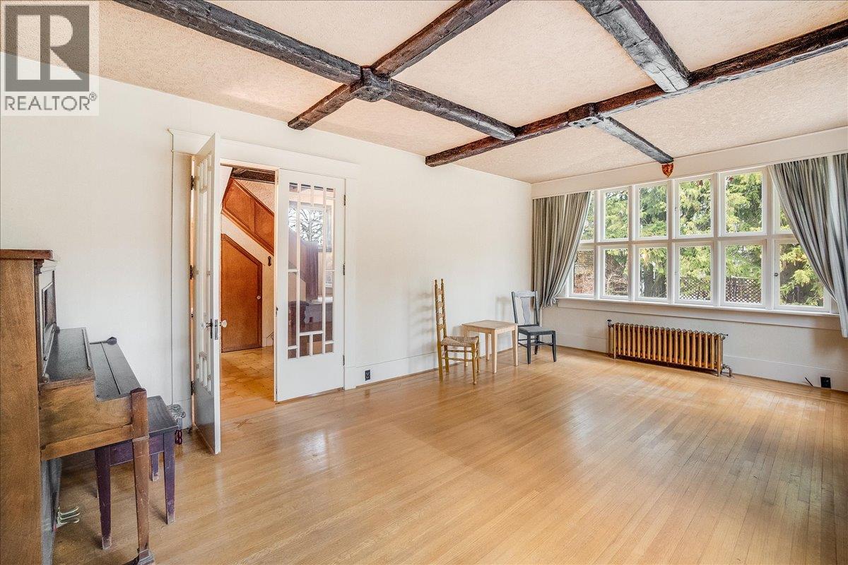 1107 ROBERTSON AVENUE - 31