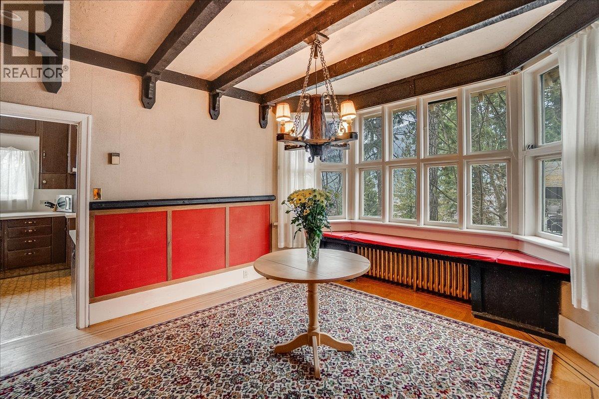 1107 ROBERTSON Avenue - 33