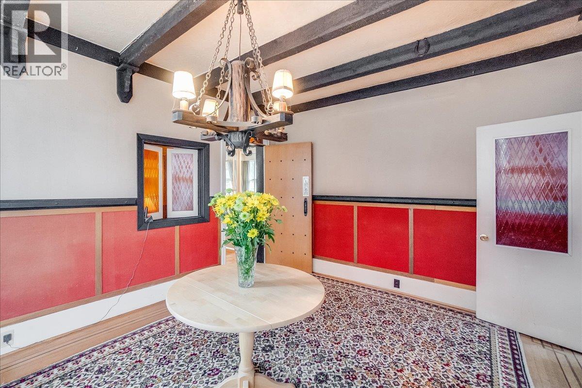 1107 ROBERTSON Avenue - 35