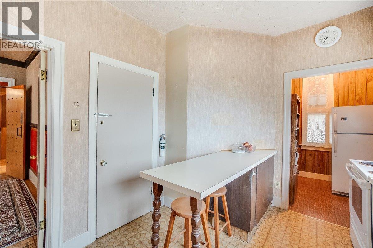 1107 ROBERTSON AVENUE - 37