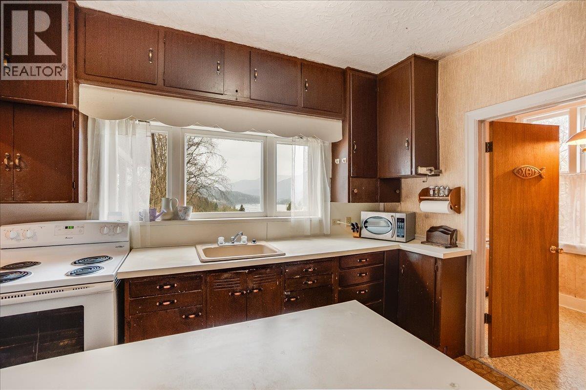 1107 ROBERTSON Avenue - 39