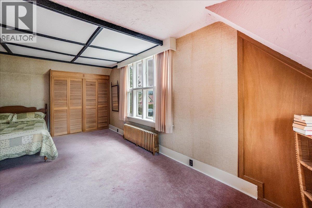 1107 ROBERTSON Avenue - 50