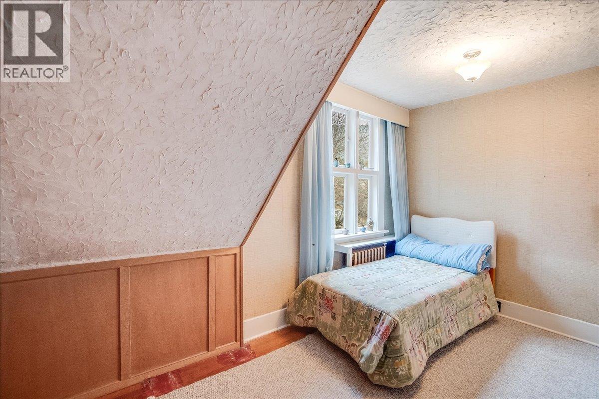 1107 ROBERTSON Avenue - 53