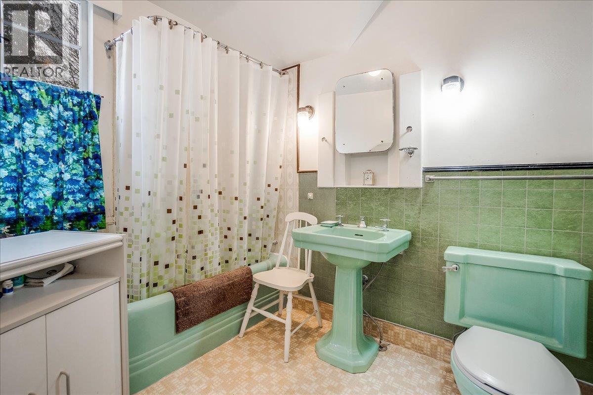 1107 ROBERTSON Avenue - 56
