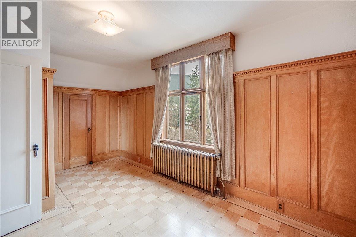 1107 ROBERTSON Avenue - 58