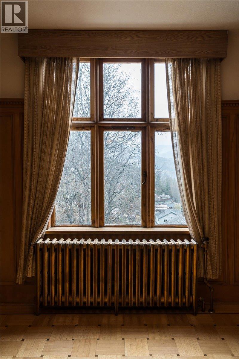 1107 ROBERTSON AVENUE - 60