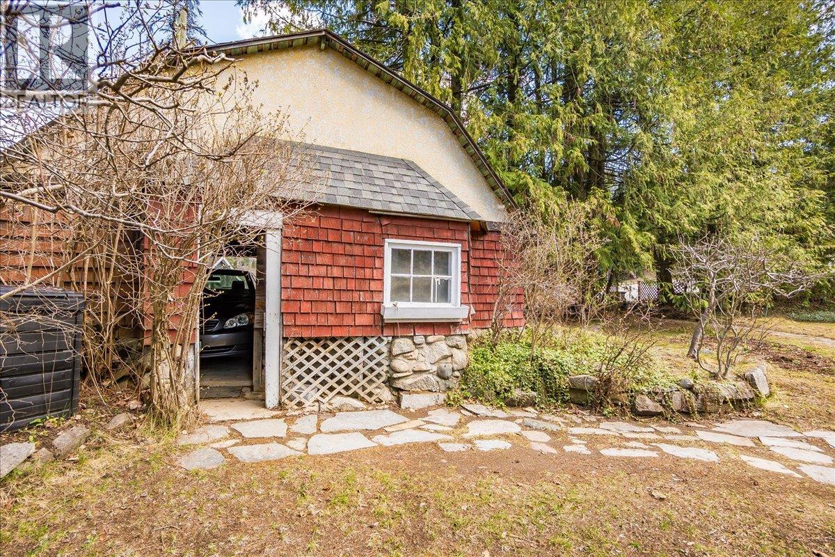 1107 ROBERTSON Avenue - 72