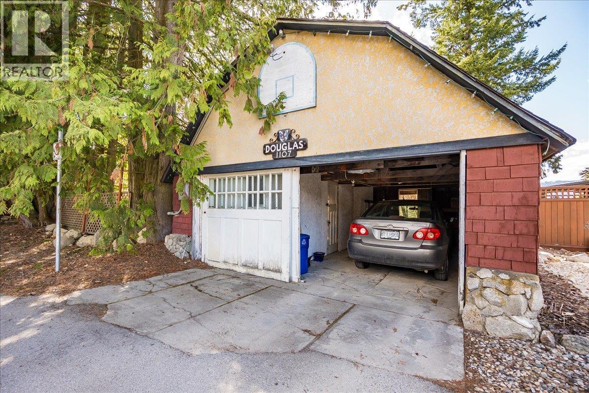 1107 ROBERTSON Avenue - 74