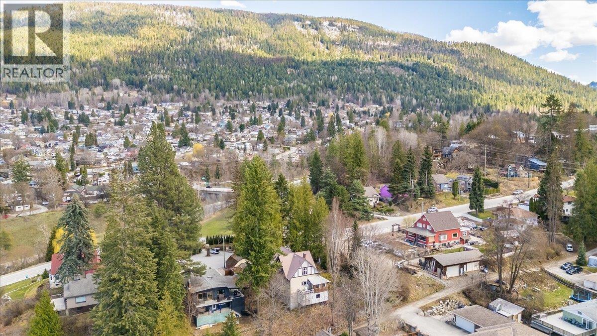 1107 ROBERTSON AVENUE - 78