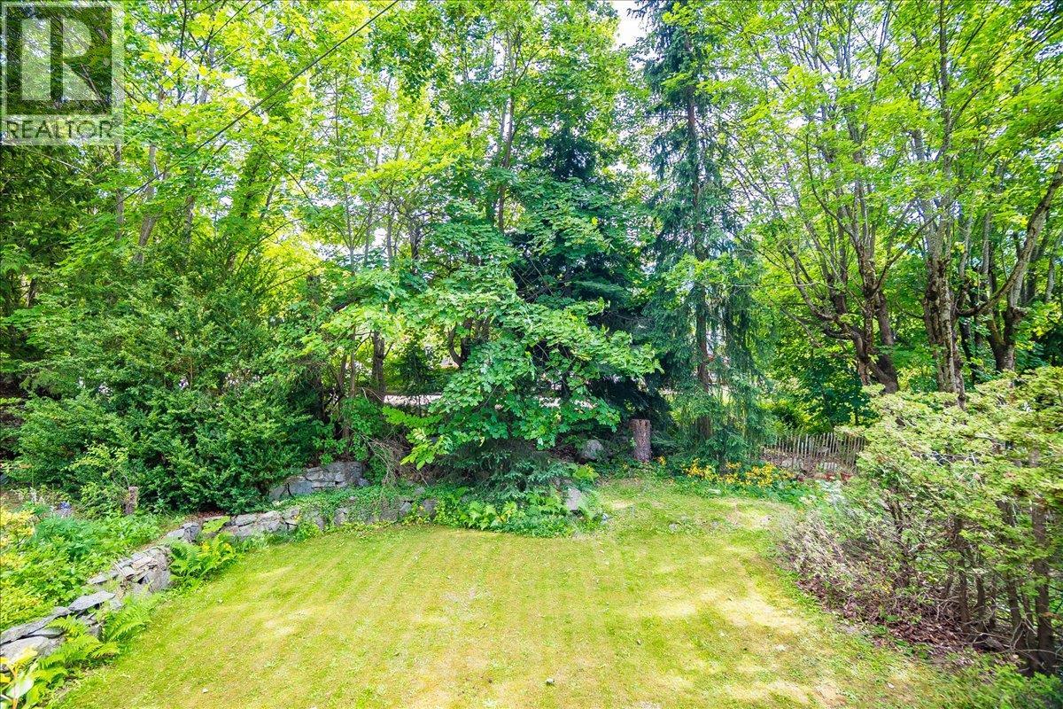 1107 ROBERTSON Avenue - 85