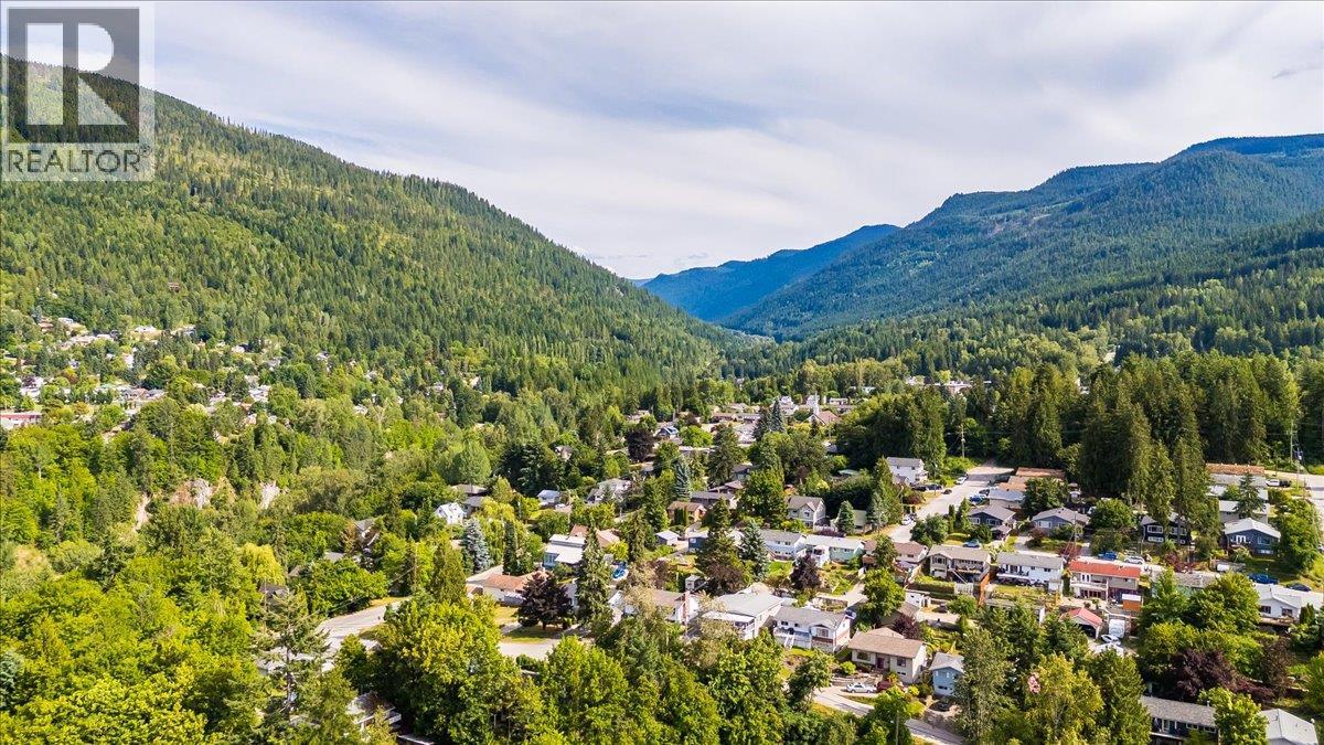 1107 ROBERTSON AVENUE - 92