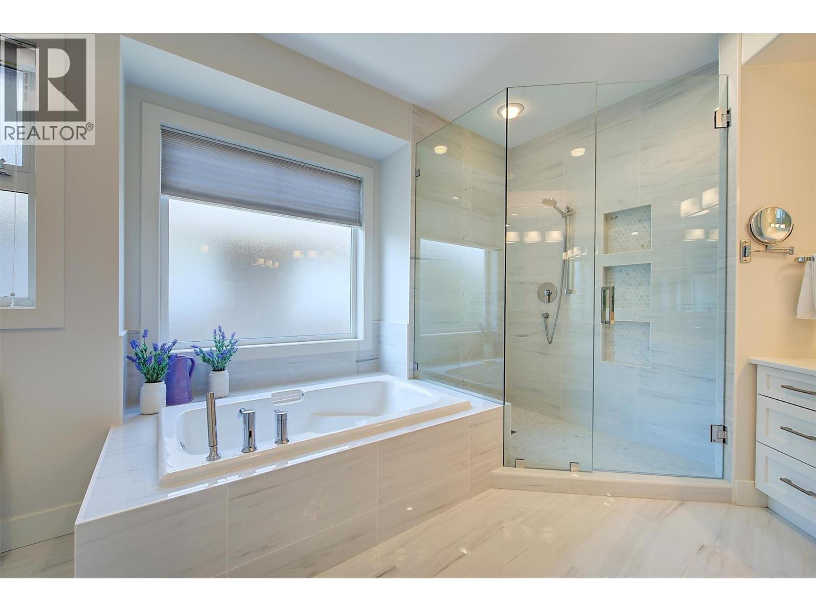  4048 Gallaghers Terrace, Kelowna