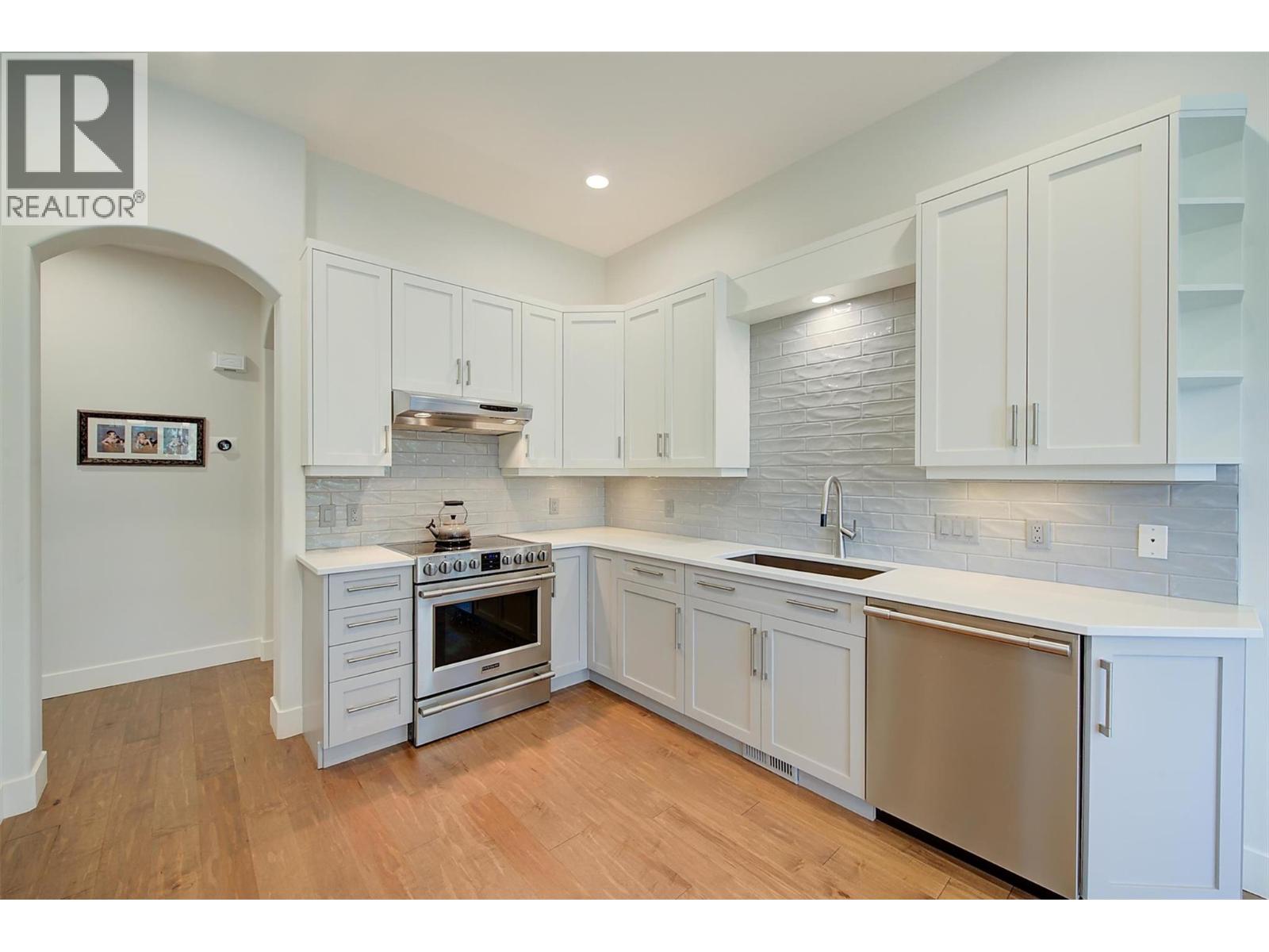  4048 Gallaghers Terrace, Kelowna