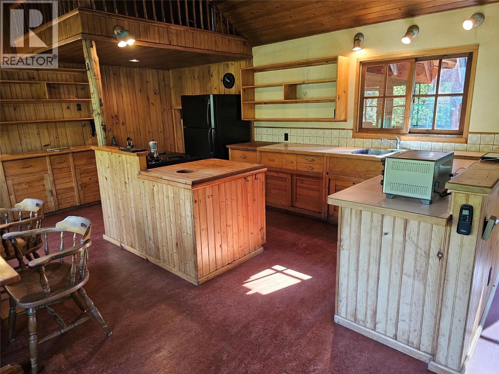  7467 ST THOMAS Road, Winlaw