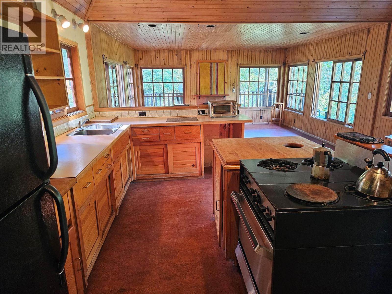  7467 ST THOMAS Road, Winlaw