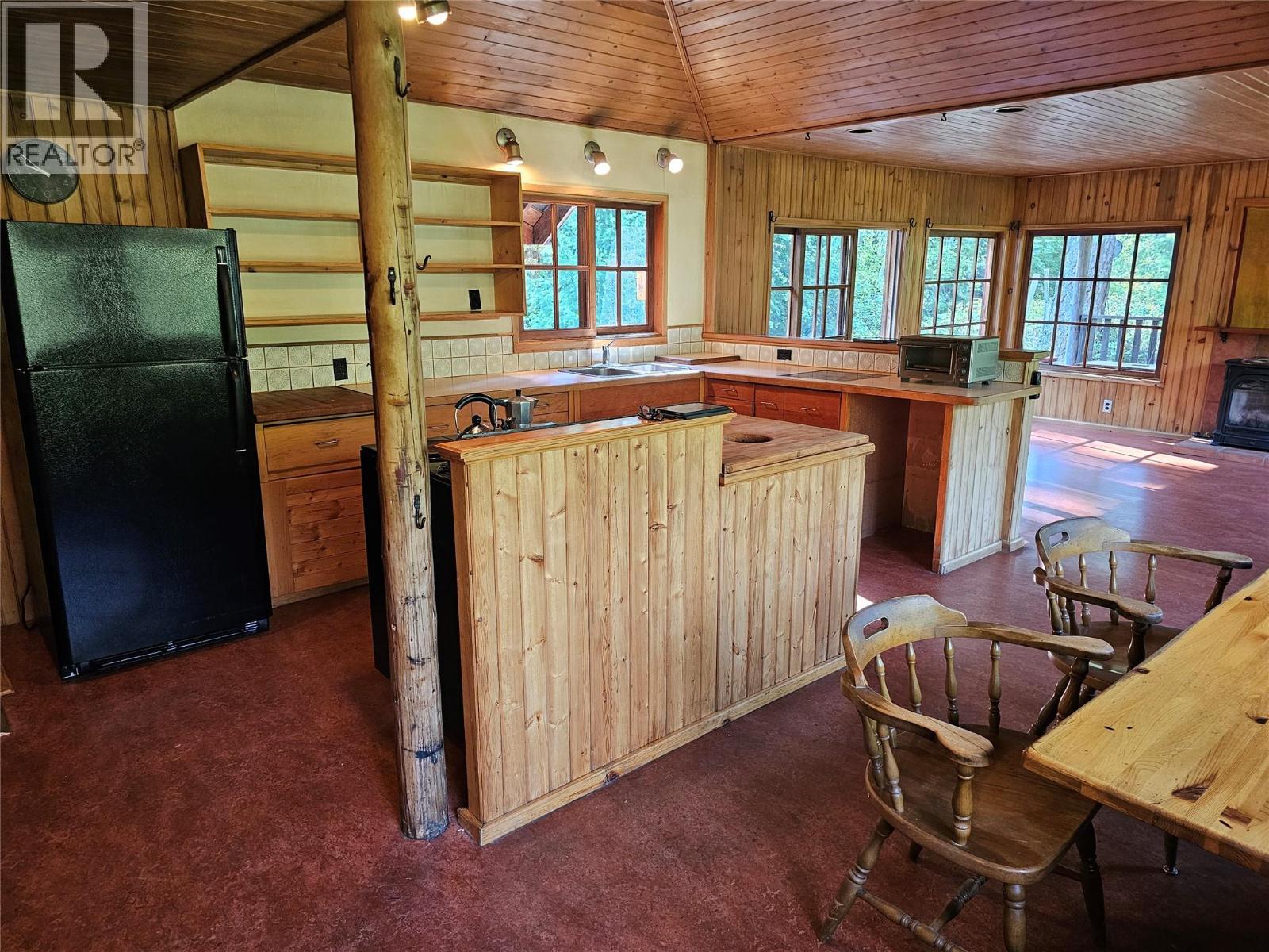  7467 ST THOMAS Road, Winlaw